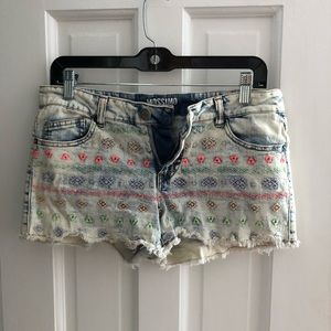 Patterned jean shorts